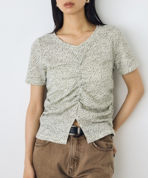 AZUL by moussy(アズールバイマウジー)の「【身長/骨格別着用画像あり】カットツイードフロントギャザートップス 半袖 夏服 秋服(Tシャツ/カットソー・レディース・ブラック系その他/ボルドー/オフホワイト・FREE)」の2枚目の写真