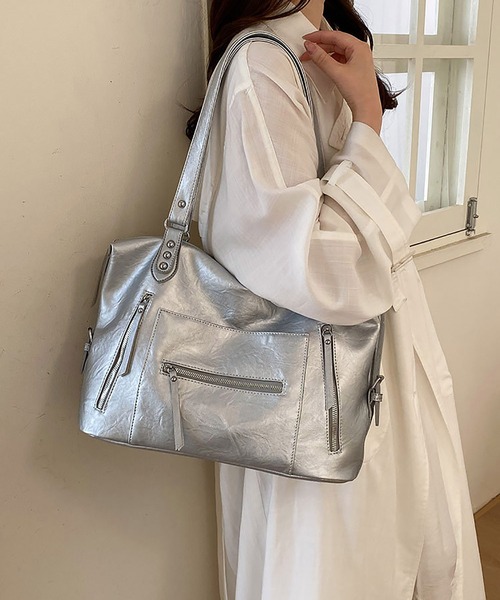 LA VORAGINE(ラ ヴォラジネ)の「A4対応大容量 外ポケットスクエアトートバッグ(トートバッグ・レディース・Black/Silver/PINK/アイボリー・FREE)」の4枚目の写真