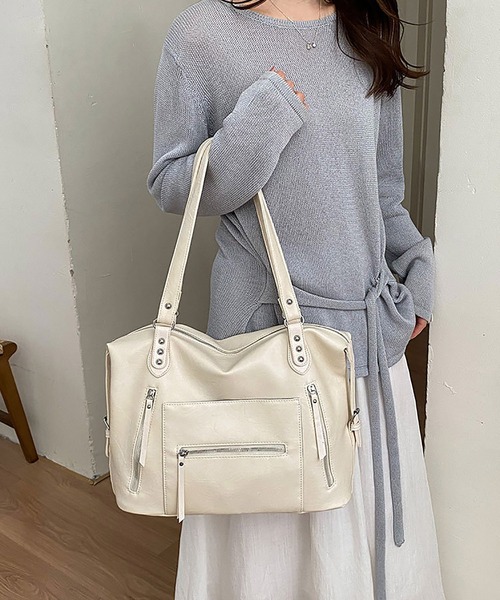 LA VORAGINE(ラ ヴォラジネ)の「A4対応大容量 外ポケットスクエアトートバッグ(トートバッグ・レディース・Black/Silver/PINK/アイボリー・FREE)」の2枚目の写真