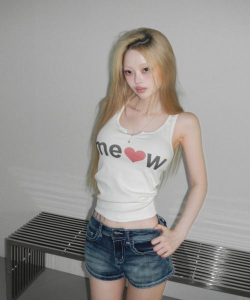 THEAIRTOWN（ジエアタウン）の「blue wave chrome denim shorts（デニムパンツ・レディース・ブルー・SMALL/MEDIUM）」の17枚目の写真