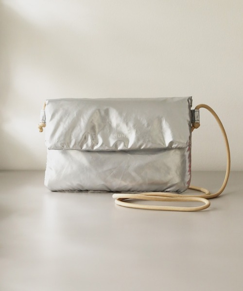 EMUNE(エミュネ)の「Aura Collection Aura Bag(アウラ バッグ)(ショルダーバッグ・レディース・グリーン/シルバー/ブラック・FREE)」の3枚目の写真