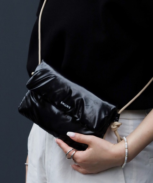 EMUNE(エミュネ)の「Aura Collection Aura Bag(アウラ バッグ)(ショルダーバッグ・レディース・グリーン/シルバー/ブラック・FREE)」の19枚目の写真