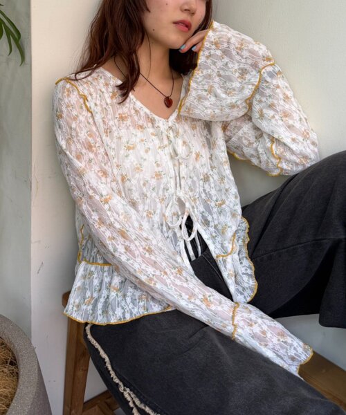 w closet(ダブルクローゼット)の「レースリボンボレロ(シャツ/ブラウス・レディース・ブラック/オレンジ/オフホワイト/ブルー・FREE)」の4枚目の写真