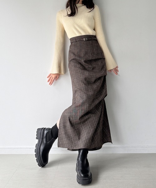 junoah(ジュノア)の「ベルト付きグレンチェックサイドタックIラインスカート(スカート・レディース・グレー/ブラウン・SMALL/MEDIUM/LARGE)」の2枚目の写真