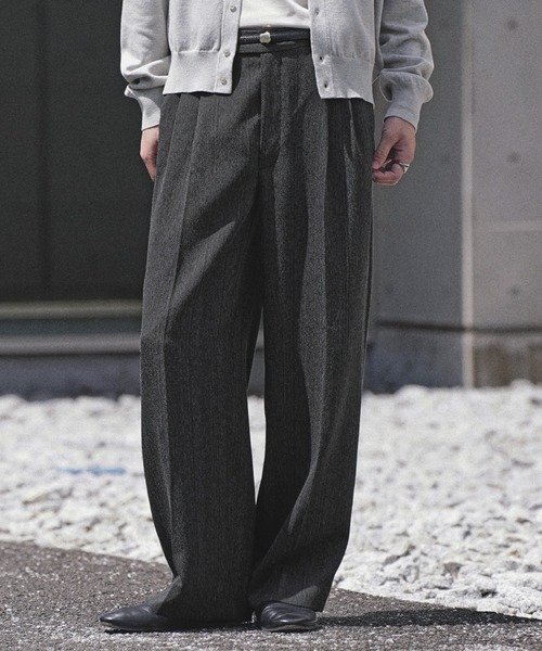 WYM LIDNM(ウィム バイ リドム)の「MELANGE TWEED CURVED SEAM SLACKS【SET-UP】(スラックス・メンズ・ブラック系/チャコール/ブラウン系・S/XS/M/L)」の2枚目の写真