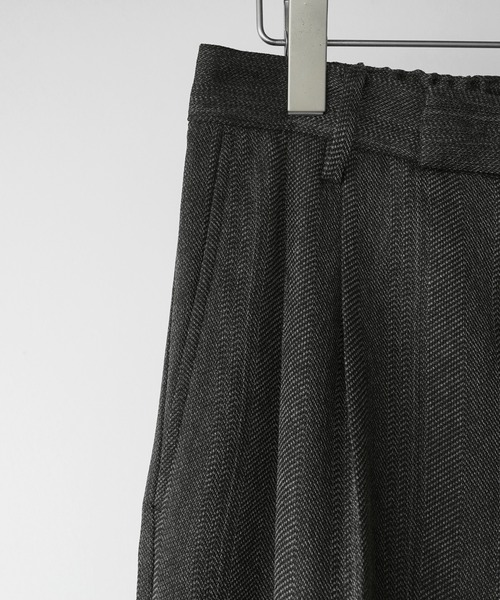 WYM LIDNM(ウィム バイ リドム)の「MELANGE TWEED CURVED SEAM SLACKS【SET-UP】(スラックス・メンズ・ブラック系/チャコール/ブラウン系・S/XS/M/L)」の5枚目の写真