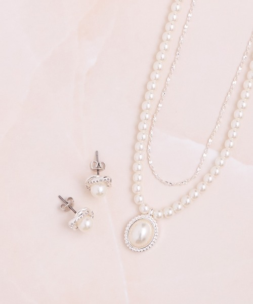 Heartdance(ハートダンス)の「キュービック×パール フラワーモチーフピアス(ピアス(両耳用)・レディース・シルバー/ゴールド・FREE)」の7枚目の写真