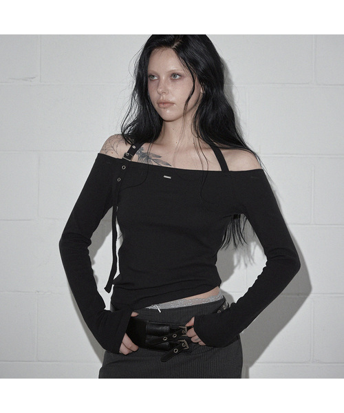 GROWHIDE(グロウハイド)の「トゥエティベルトストラップオフ長袖Tシャツ_ブラック(Tシャツ/カットソー・レディース・ブラック・FREE)」の1枚目の写真