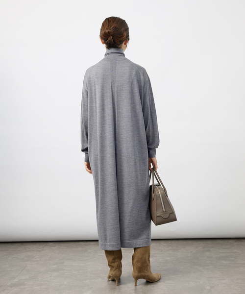 VERMEIL par iena（ヴェルメイユパーイエナ）の「《WEB限定/追加》GLOW wool knit ワンピース（ワンピース・レディース・ボルドー/チャコールグレー/ブラック・FREE）」の11枚目の写真