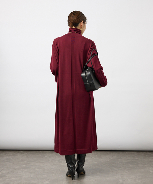 VERMEIL par iena（ヴェルメイユパーイエナ）の「《WEB限定/追加》GLOW wool knit ワンピース（ワンピース・レディース・ボルドー/チャコールグレー/ブラック・FREE）」の14枚目の写真