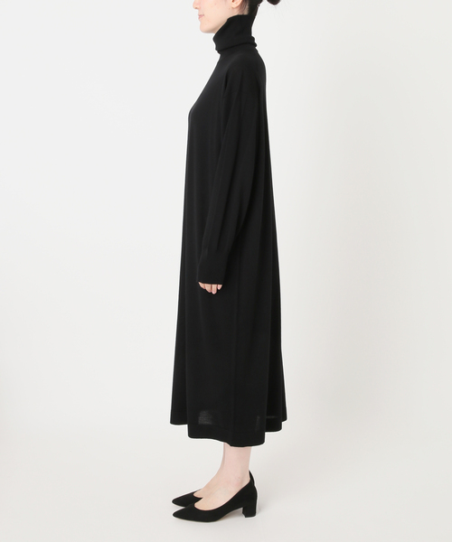 VERMEIL par iena（ヴェルメイユパーイエナ）の「《WEB限定/追加》GLOW wool knit ワンピース（ワンピース・レディース・ボルドー/チャコールグレー/ブラック・FREE）」の18枚目の写真