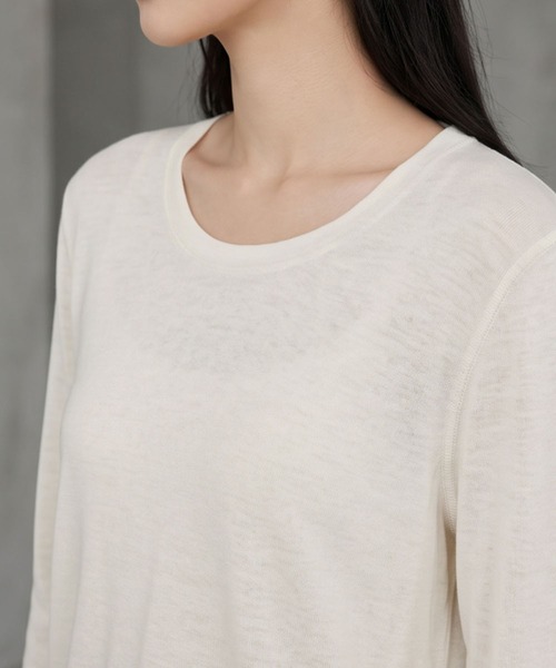 LOWO(ロワ)の「ベーシッククルーネック長袖カットソー(Tシャツ/カットソー・レディース・モカ/オフホワイト/ブラウン/ブラック/ブラック×ホワイト/グレー・FREE)」の10枚目の写真