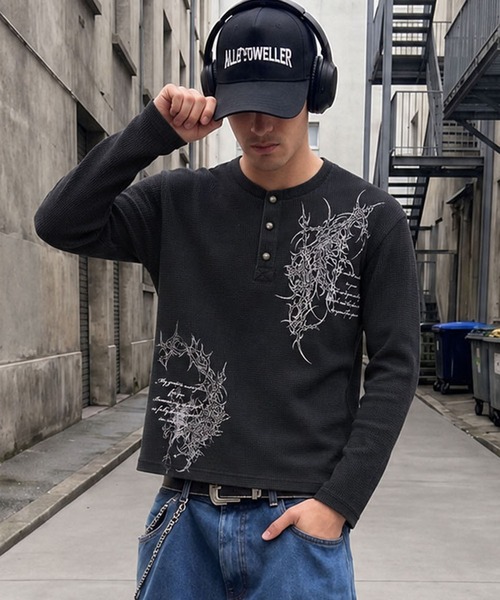 SPINNS(スピンズ)の「短丈ワッフルヘンリーネック長袖Tシャツ/サーマル/ダークロゴ(Tシャツ/カットソー・メンズ・ブラック系その他/アイボリー/ワイン/カモフラージュ・ONESIZE)」の2枚目の写真