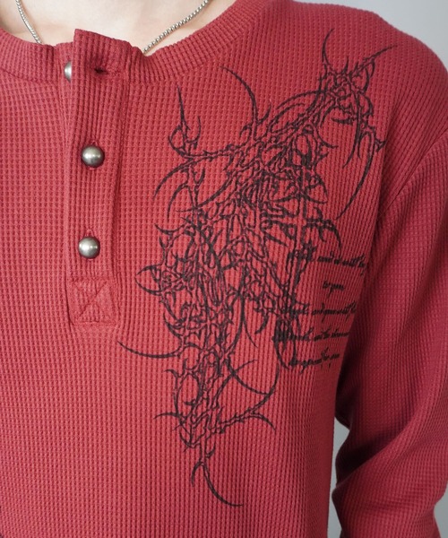 SPINNS(スピンズ)の「短丈ワッフルヘンリーネック長袖Tシャツ/サーマル/ダークロゴ(Tシャツ/カットソー・メンズ・ブラック系その他/アイボリー/ワイン/カモフラージュ・ONESIZE)」の9枚目の写真