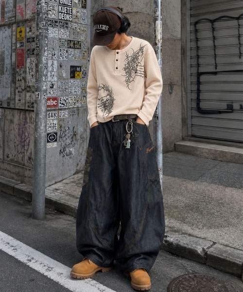 SPINNS(スピンズ)の「短丈ワッフルヘンリーネック長袖Tシャツ/サーマル/ダークロゴ(Tシャツ/カットソー・メンズ・ブラック系その他/アイボリー/ワイン/カモフラージュ・ONESIZE)」の21枚目の写真
