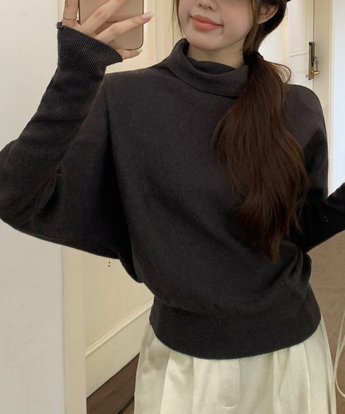 LUCPY(ラクピー)の「オフタートルネックルーズニットプルオーバー(ニット/セーター・レディース・ベージュ/アイボリー/ダークグレー/レッド・FREE)」の7枚目の写真