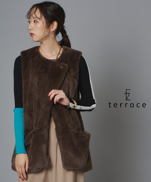 terrace(テラス)の「フェイクファーラペルサイドスリットジレベスト(その他アウター・レディース・オフホワイト/ブラウン・FREE)」の1枚目の写真