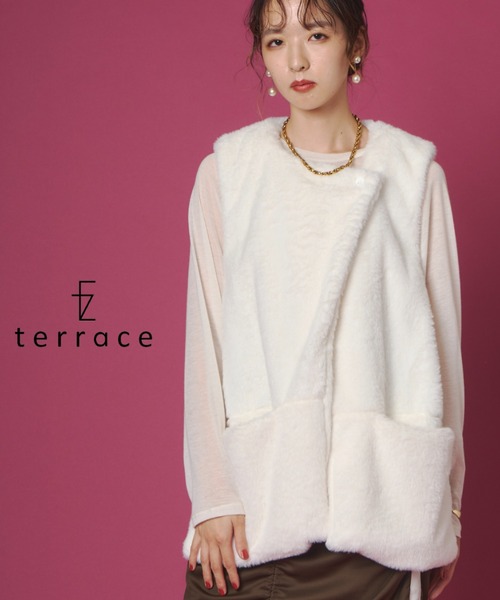 terrace(テラス)の「フェイクファーラペルサイドスリットジレベスト(その他アウター・レディース・オフホワイト/ブラウン・FREE)」の2枚目の写真