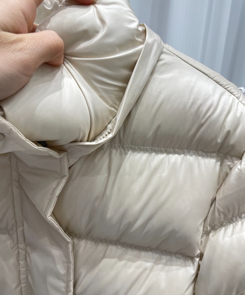 LUCPY(ラクピー)の「ファーフード ベルト付き中綿ジャケット(その他アウター・レディース・アイボリー/ブラック・SMALL/MEDIUM/LARGE/X-LARGE)」の6枚目の写真