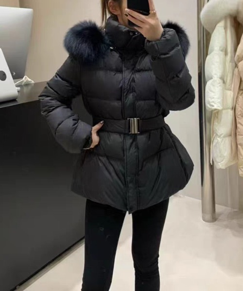 LUCPY(ラクピー)の「ファーフード ベルト付き中綿ジャケット(その他アウター・レディース・アイボリー/ブラック・SMALL/MEDIUM/LARGE/X-LARGE)」の8枚目の写真