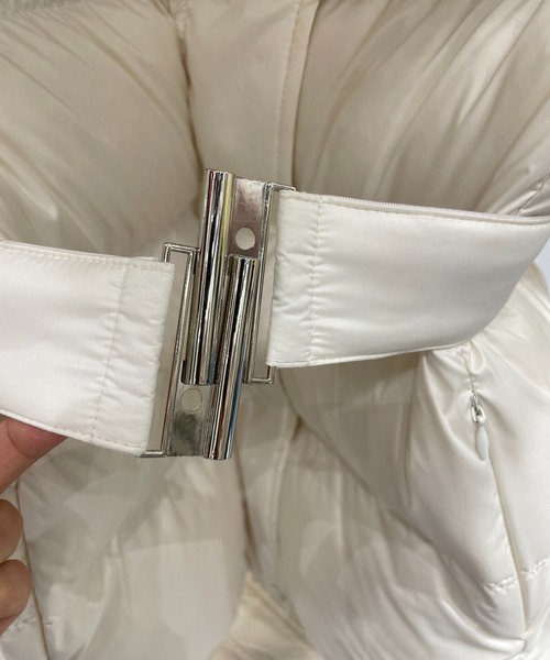 LUCPY(ラクピー)の「ファーフード ベルト付き中綿ジャケット(その他アウター・レディース・アイボリー/ブラック・SMALL/MEDIUM/LARGE/X-LARGE)」の9枚目の写真