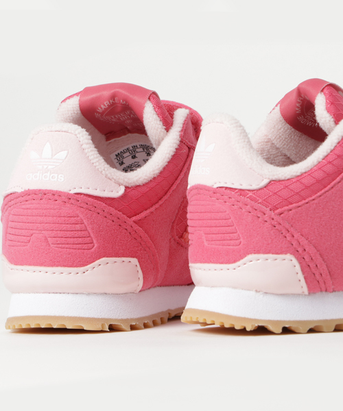 adidas（アディダス）の「オリジナルス ゼットエックス [ZX 700 CF I]（スニーカー・キッズ・ブルー/ピンク・15.5cm/16.0cm/13.5cm/13.0cm/12cm/14.5cm/15.0cm/14.0cm）」の3枚目の写真