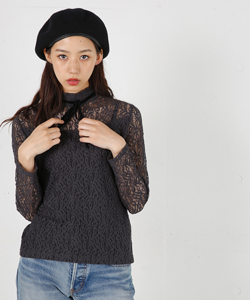 MOUSSY(マウジー)の「BOW TIE LACE TOPS(Tシャツ/カットソー・レディース・ブラック/ホワイト/ボルドー・FREE)」の2枚目の写真