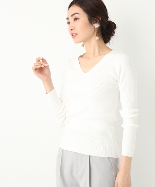 A part by（アパートバイ）の「14GCリブVNPO 745157 （ニット/セーター・レディース・ネイビー/ホワイト/ピンク/ブルー・MEDIUM/LARGE）」の2枚目の写真