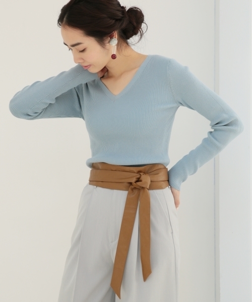 A part by（アパートバイ）の「14GCリブVNPO 745157 （ニット/セーター・レディース・ネイビー/ホワイト/ピンク/ブルー・MEDIUM/LARGE）」の4枚目の写真