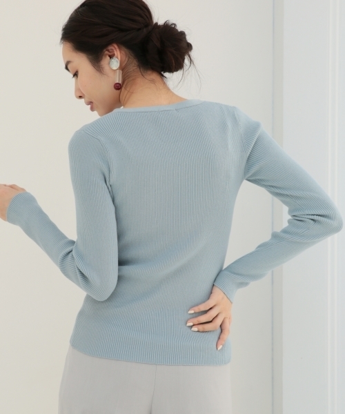 A part by（アパートバイ）の「14GCリブVNPO 745157 （ニット/セーター・レディース・ネイビー/ホワイト/ピンク/ブルー・MEDIUM/LARGE）」の17枚目の写真