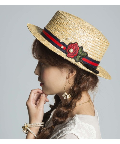 PLAIN CLOTHING(プレーンクロージング)の「フラワー麦わらHAT【PLAIN CLOTHING】(ハット・レディース・ベージュ・FREE)」の1枚目の写真