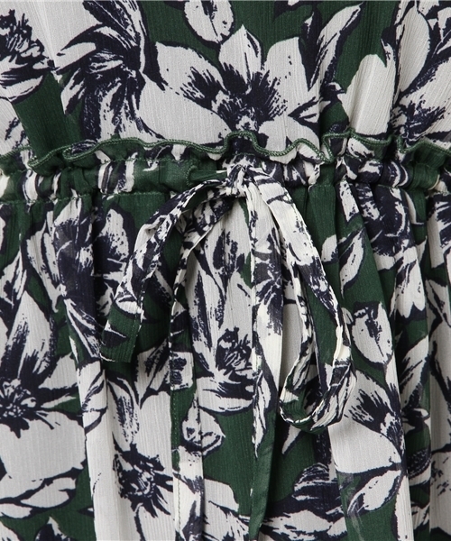 Khaju（カージュ）の「Khaju:フラワープリントノースリーブワンピース（ワンピース・レディース・グリーン/パープル・ONE SIZE）」の10枚目の写真