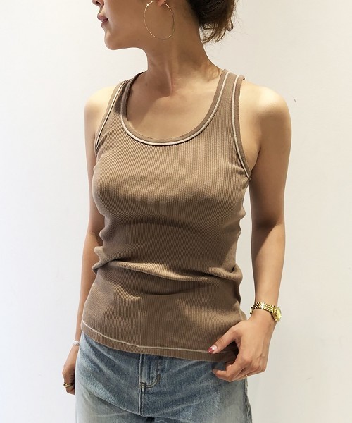 TODAYFUL（トゥデイフル）の「シームレスステッチタンクトップ（タンクトップ・レディース・ブラック/ブラウン/オフホワイト/カーキ・FREE）」の3枚目の写真
