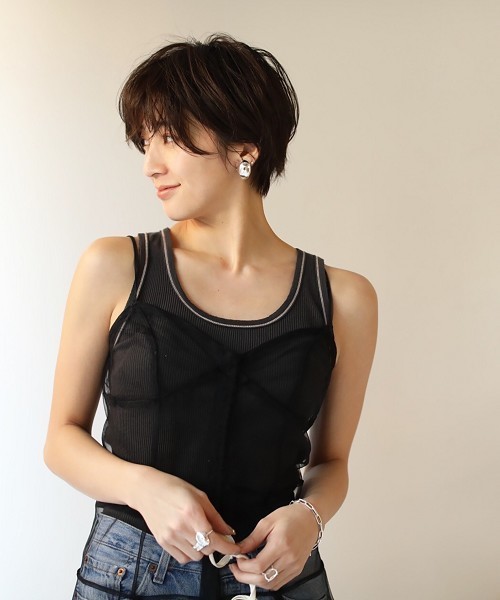 TODAYFUL（トゥデイフル）の「シームレスステッチタンクトップ（タンクトップ・レディース・ブラック/ブラウン/オフホワイト/カーキ・FREE）」の2枚目の写真