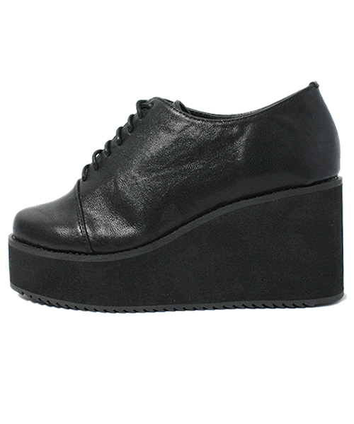 WEGO（ウィゴー）の「WEGO/レースアップ厚底シューズ（ブーツ・レディース・ブラック/ブラウン・MEDIUM/LARGE）」の3枚目の写真