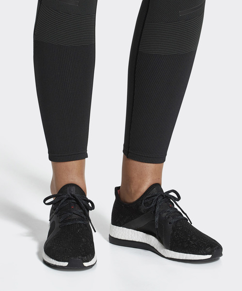 adidas（アディダス）の「ピュアブースト X [PureBOOST X ELEMENT]（スニーカー・レディース・ホワイト/ダークグレー・22.5cm/23.0cm/23.5cm/24.0cm/24.5cm/25.0cm/25.5cm/26.0cm/26.5cm/27.0cm/22.0cm）」の6枚目の写真