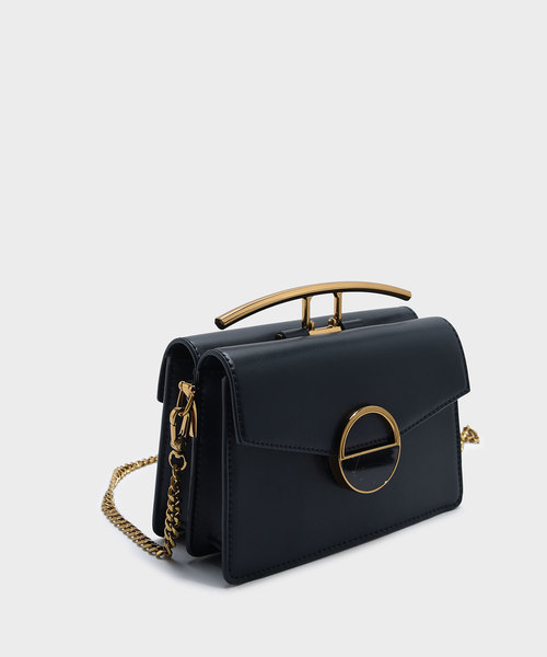 CHARLES & KEITH(チャールズ & キース)の「サーキュラーディテールクロスボディバッグ / CIRCULAR DETAIL CROSSBODY BAG(ショルダーバッグ・レディース・ネイビー/ゴールド系その他・S)」の4枚目の写真