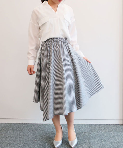 GeeRA（ジーラ）の「ハンカチヘムデザインスカート（スカート・レディース・ブラック系その他/サックスブルー・LARGE/MEDIUM）」の10枚目の写真
