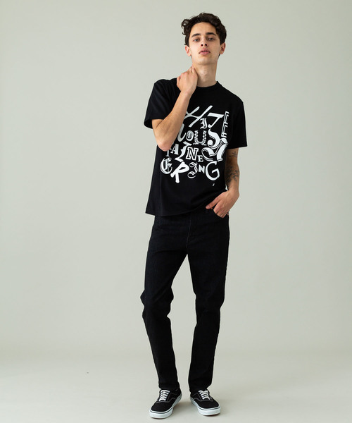 WHITE MOUNTAINEERING（ホワイトマウンテニアリング）の「【White mountaineering】MIXED TYPOGRAPHY PRINTED T-SHIRT（Tシャツ/カットソー・メンズ・ホワイト/ブラック・1/2/3）」の3枚目の写真