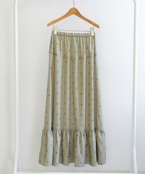 TODAYFUL(トゥデイフル)の「フラワードットサテンスカート(スカート・レディース・ベージュ/グリーン・36inch/38inch)」の6枚目の写真