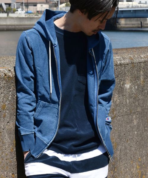 Champion（チャンピオン）の「Champion×SHIPS: 別注 リバースウィーブ(R) 9.4oz インディゴ ジャージー ジップアップ パーカ（パーカー・メンズ・ネイビー/インディゴブルー・SMALL/MEDIUM/LARGE/X-LARGE）」の3枚目の写真