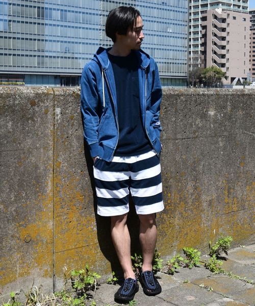 Champion（チャンピオン）の「Champion×SHIPS: 別注 リバースウィーブ(R) 9.4oz インディゴ ジャージー ジップアップ パーカ（パーカー・メンズ・ネイビー/インディゴブルー・SMALL/MEDIUM/LARGE/X-LARGE）」の4枚目の写真