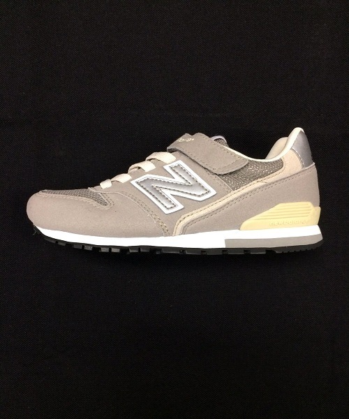 NEW BALANCE（ニューバランス）の「キッズ ニューバランス クラシック new balance KV996（スニーカー・キッズ・グレー/ネイビー・19cm/17cm/18cm/20cm/19.5cm/17.5cm/20.5cm/18.5cm/21cm/21.5cm/22cm）」の2枚目の写真