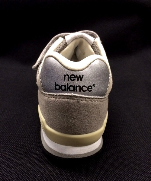 NEW BALANCE（ニューバランス）の「キッズ ニューバランス クラシック new balance KV996（スニーカー・キッズ・グレー/ネイビー・19cm/17cm/18cm/20cm/19.5cm/17.5cm/20.5cm/18.5cm/21cm/21.5cm/22cm）」の15枚目の写真
