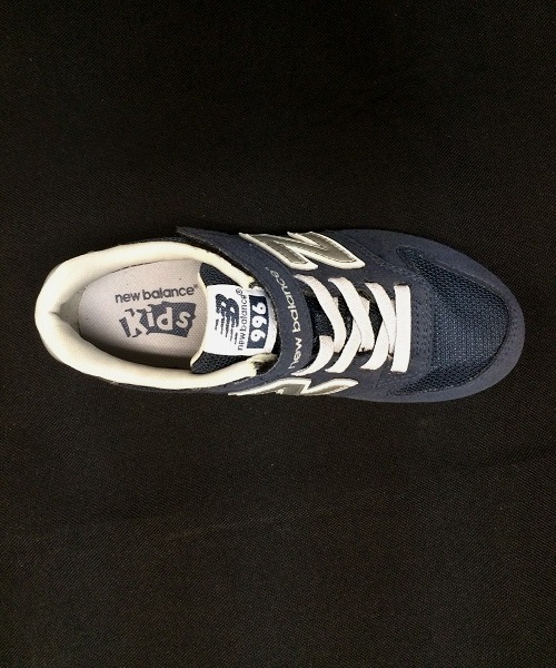 NEW BALANCE（ニューバランス）の「キッズ ニューバランス クラシック new balance KV996（スニーカー・キッズ・グレー/ネイビー・19cm/17cm/18cm/20cm/19.5cm/17.5cm/20.5cm/18.5cm/21cm/21.5cm/22cm）」の9枚目の写真