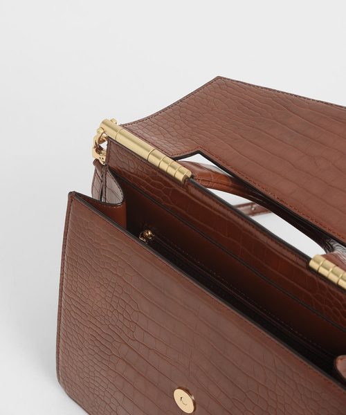 CHARLES & KEITH（チャールズ & キース）の「クロックエフェクト エンベロープバッグ / Croc-Effect Envelope bag（ハンドバッグ・レディース・ベージュ/ブラック/ダークブラウン/マルチ/オリーブ・L）」の14枚目の写真