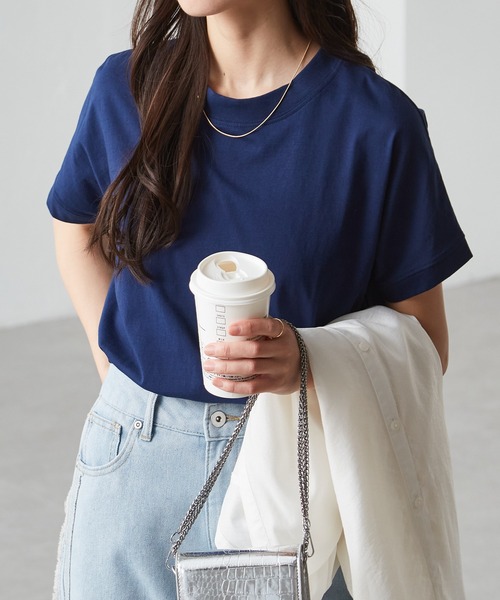 RANAN(ラナン)の「〈Beautiful Cotton 綿100%〉UVカット/接触冷感 きれいめハイネックTシャツ(Tシャツ/カットソー・レディース・ライトグレー/ブラック/オフホワイト/キャメル/ボルドー/カーキ/チャコールグレー/ラベンダー/グリーン/ネイビー/ダークブルー/ベージュ/モカ/オレンジ系その他/ダークブラウン/クリアグリーン/イエロー/パープル/ブラウン系1/その他・3L/LL/M/L/S)」の12枚目の写真
