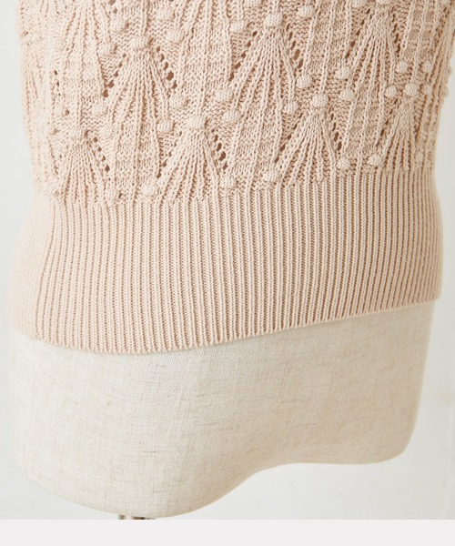 one after another NICE CLAUP(ワンアフターアナザーナイスクラップ)の「ぽんぽんケーブルベスト(ニット/セーター・レディース・ブラック/ベージュ/オフホワイト・FREE)」の6枚目の写真