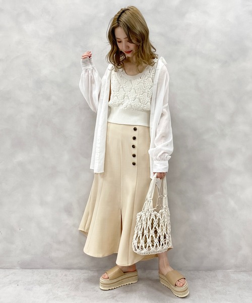 one after another NICE CLAUP(ワンアフターアナザーナイスクラップ)の「ぽんぽんケーブルベスト(ニット/セーター・レディース・ブラック/ベージュ/オフホワイト・FREE)」の19枚目の写真