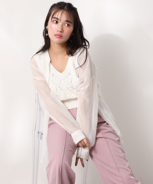 one after another NICE CLAUP(ワンアフターアナザーナイスクラップ)の「ぽんぽんケーブルベスト(ニット/セーター・レディース・ブラック/ベージュ/オフホワイト・FREE)」の21枚目の写真